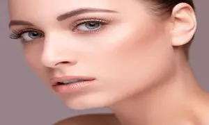 محبوب ترین کرم روشن کننده در میان خانم ها + قیمت