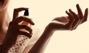 محبوب ترین عطر زنانه با رایحه معتدل در بازار