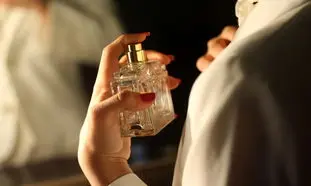 7 عطر زنانه شرقی برای مهمانی های بهاره
