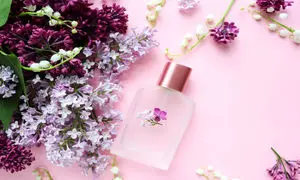 جذاب ترین عطر بهاری برای خانوم های جوان