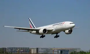 مهارت خیره کننده خلبان بوئینگ 777 (ویدیو)