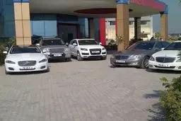عوامل موثر بر نرخ اجاره خودرو لوکس