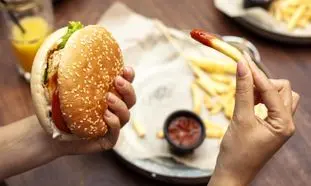 روش جالب برای تهیه سیب زمینی سرخ کرده (ویدیو)