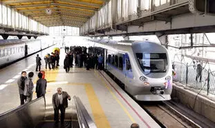 بازار سیاه بلیط های نوروزی / قطار تهران – مشهد 7 میلیون