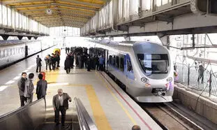 بازار سیاه بلیط های نوروزی / قطار تهران – مشهد 7 میلیون