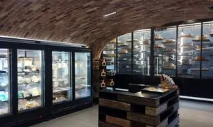 پنیرهای خاص در بازار ایران کجا عرضه می شوند؟