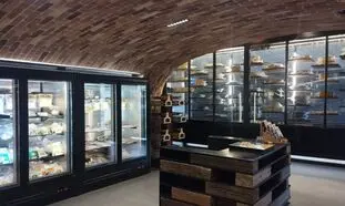 پنیرهای خاص در بازار ایران کجا عرضه می شوند؟