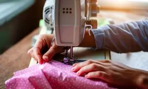 لباس قدیمی را تعمیر کنم یا کنار بگذارم؟/ نرخ تعمیرات لباس