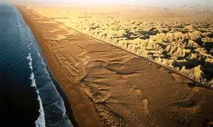 5 ساحل بکر چابهار برای کمپ نوروزی