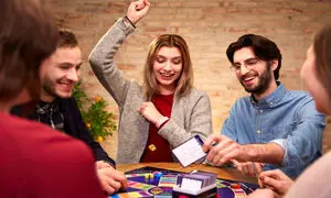 5 بازی گروهی جذاب و پرهیجان برای سفرهای نوروزی