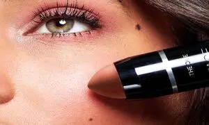 5 رژگونه استیکی با رنگ شاد مناسب بهار و تابستان
