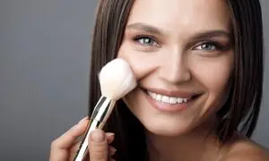 5 فیکساتور مات کننده آرایش صورت برای روزهای گرم