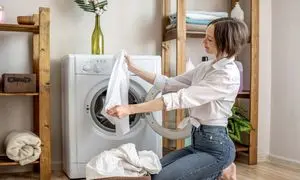 5 ترفند طلایی برای شستن لباس روشن در تابستان