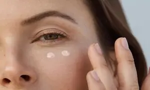 ضدآفتاب را به زیر چشم بزنیم یا نه؟