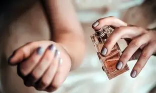 5 عطر زنانه سبک مناسب تابستان + قیمت
