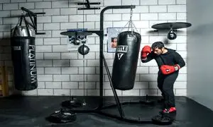خرید کیسه بوکس برای بوکسرها چقدر آب می‌ خورد؟