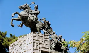 بازدید از آرامگاه نادرشاه و موزه خانه ملک در سفر به مشهد