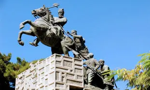 بازدید از آرامگاه نادرشاه و موزه خانه ملک در سفر به مشهد