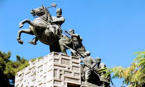 بازدید از آرامگاه نادرشاه و موزه خانه ملک در سفر به مشهد