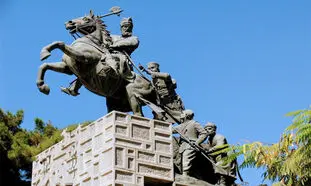 بازدید از آرامگاه نادرشاه و موزه خانه ملک در سفر به مشهد