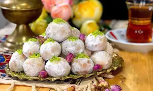 در یزد از کجا قطاب و باقلوای اعلا بخریم؟