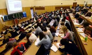 ترامپ بیاید، دانشجویان خارجی می‌روند