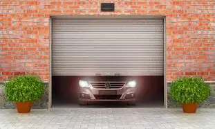 بازکردن در پارکینگ با نور بالای خودرو