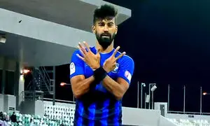 یک پرسپولیسی به استقلال پیوست