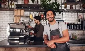 استخدام در کافه و رستوران‌ های تهران با حقوق بالای 20 میلیون تومان