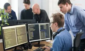 5 شرکت معروف که با حقوق بالای 40 میلیون تومان در تهران استخدام دارند