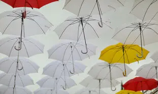 بهترین چتر ضداشعه آفتاب برای روزهای گرم سال + قیمت