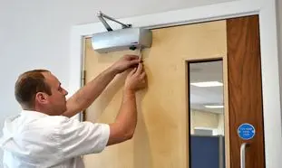 لزوم و اهمیت نصب آرام بند بر روی انواع درب