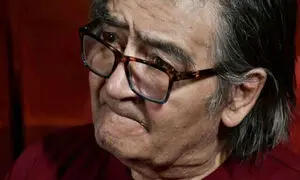 یک عروسک همدم تنهایی این بازیگر شد