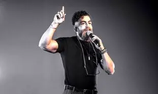 معین زد عاشق کدام برند است؟ / کفش 95 میلیونی در کنسرت کانادا