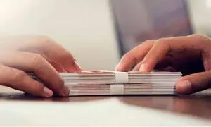 افشای حقوق های نجومی در دولت رئیسی