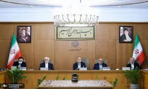 نگاه معنادار قاضی زاده به پزشکیان در جلسه هیئت دولت