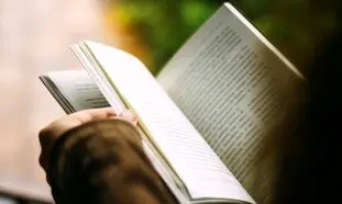 با این سه کتاب ، زبان انگلیسی را در هر سنی آسان و موثر یاد بگیرید