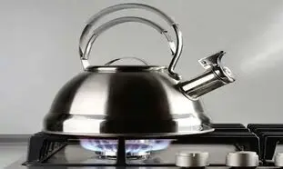 4 ترفند خانگی برای رسوب گیری کتری و چای ساز