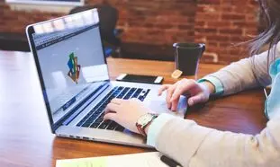 استخدام برنامه نویس خانم با حقوق بالای 40 میلیون تومان در تهران