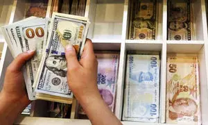 چرا لیر دوباره ریخت؟