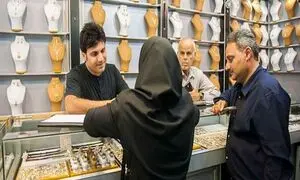 چرا مردم به طلافروشی ها هجوم آوردند؟