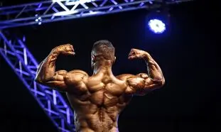 ۵۴ بدنساز جهانی برای رقابت به کیش می آیند