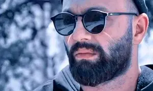 ب ب کیست؟ چه کسی جان صابر ابر را تهدید می‌کند؟