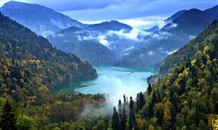بازدید از زیباترین دریاچه های طبیعی جهان در تور گرجستان