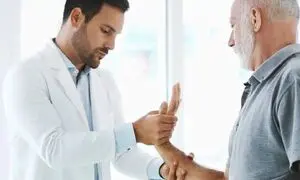 علت درد دست چیست و چگونه می توان آن را درمان کرد؟