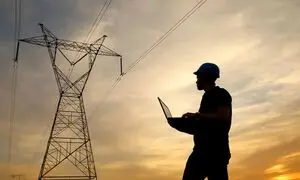 مشکل برق با اصلاح قیمت آن حل می شود نه نیروگاه سازی