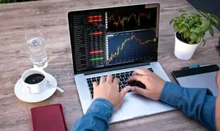 لپ تاپ مناسب ترید (فارکس) باید چه ویژگی‌هایی داشته باشد؟