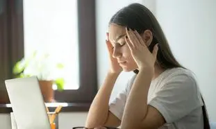 5 دلیل مشکل شنیدن صدای غیرعادی از لپ تاپ + راه حل