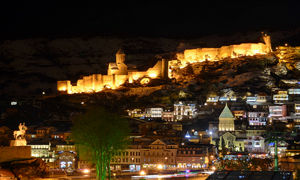 در گرجستان به دیدن قلعه ناریکالا بروید