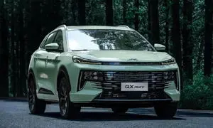 چرا خرید خودرو KMC JS6 PHEV به صورت نقد و اقساطی توصیه می‌ شود؟